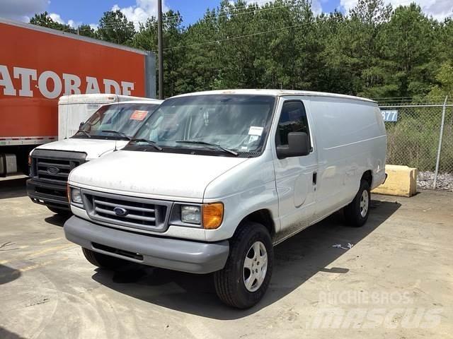 Ford E-350 廂式貨物運輸車