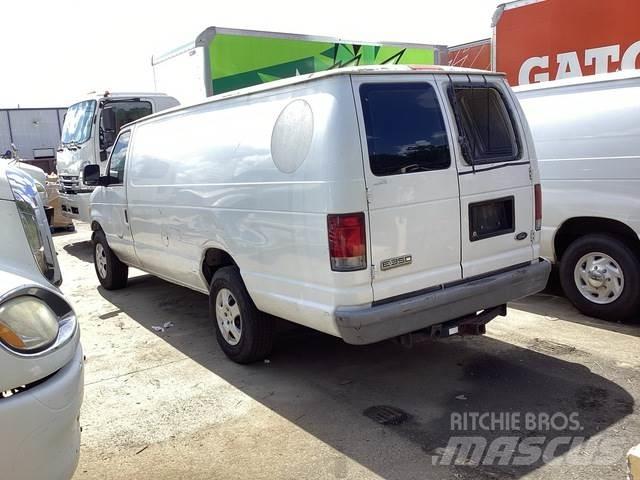 Ford E-350 廂式貨物運輸車
