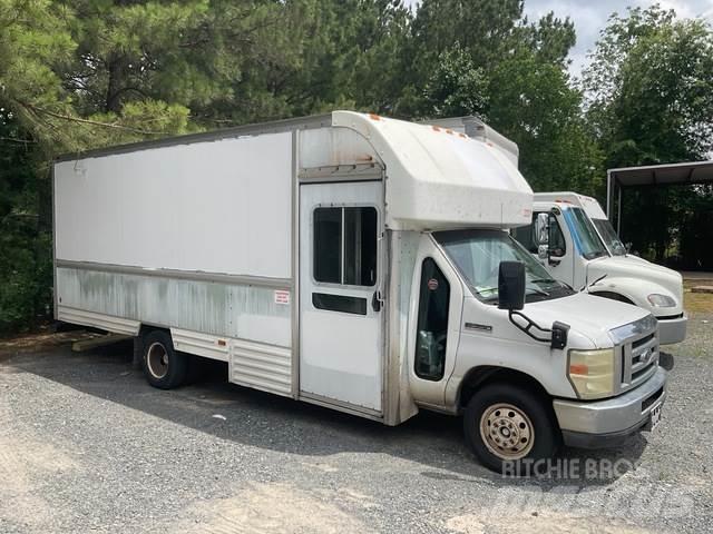 Ford E-350 廂式貨物運輸車