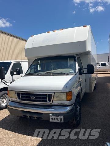 Ford E-350 廂式貨物運輸車