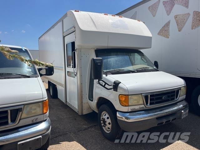 Ford E-350 廂式貨物運輸車