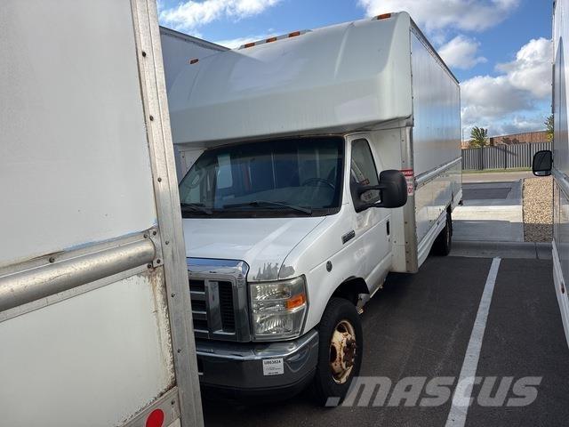 Ford E-350 貨箱式卡車
