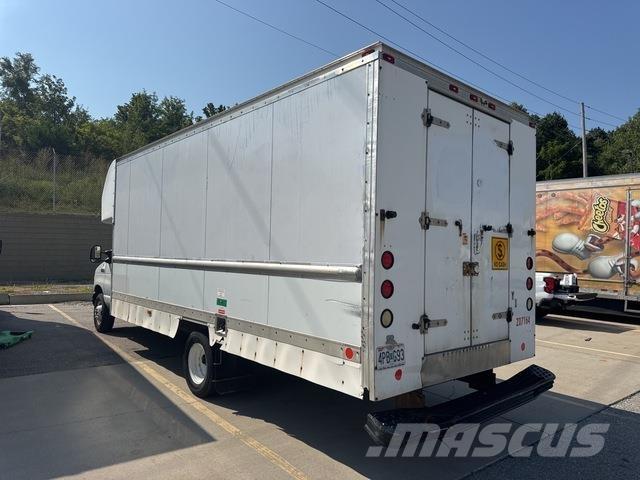 Ford E-350 廂式貨物運輸車