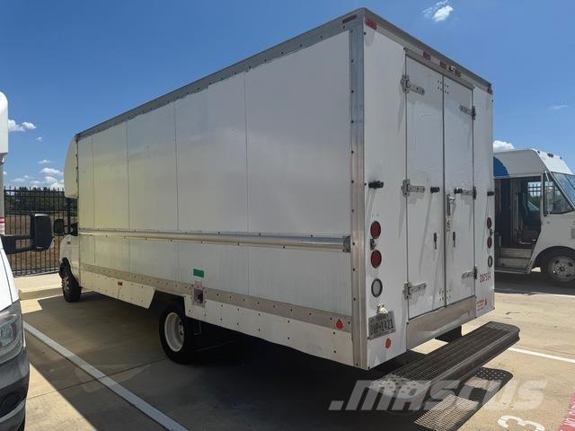 Ford E-350 車廂