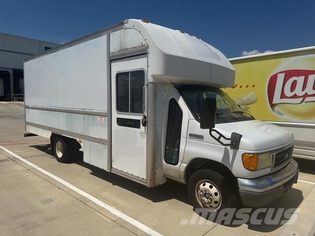 Ford E-350 車廂