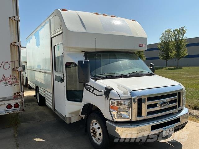 Ford E-350 貨箱式卡車