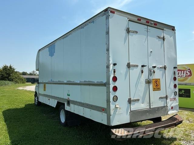 Ford E-350 廂式貨物運輸車