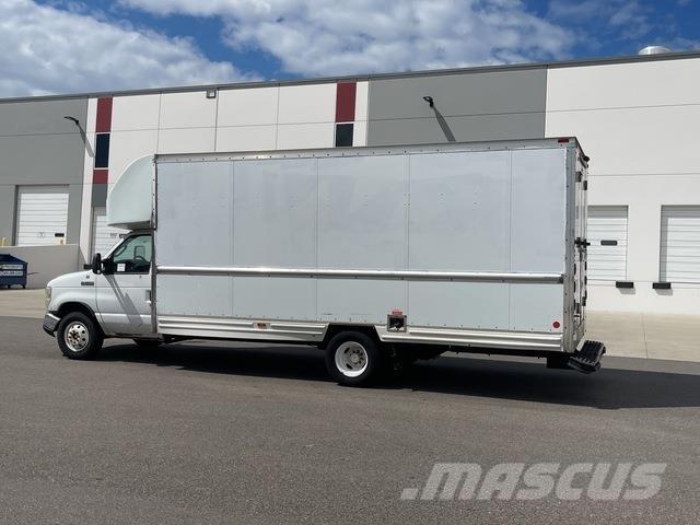 Ford E-350 貨箱式卡車