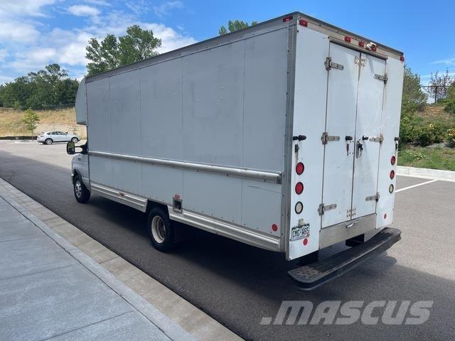 Ford E-350 貨箱式卡車