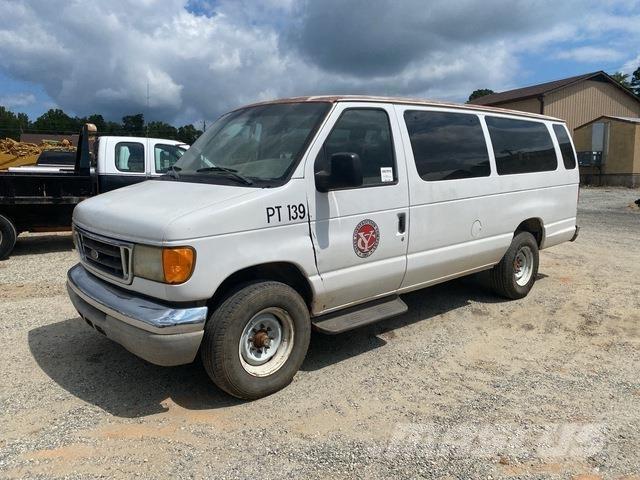 Ford E-350 汽車