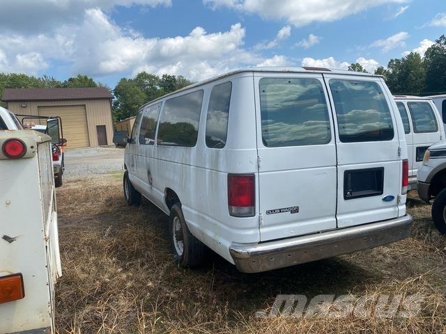 Ford E-350 汽車