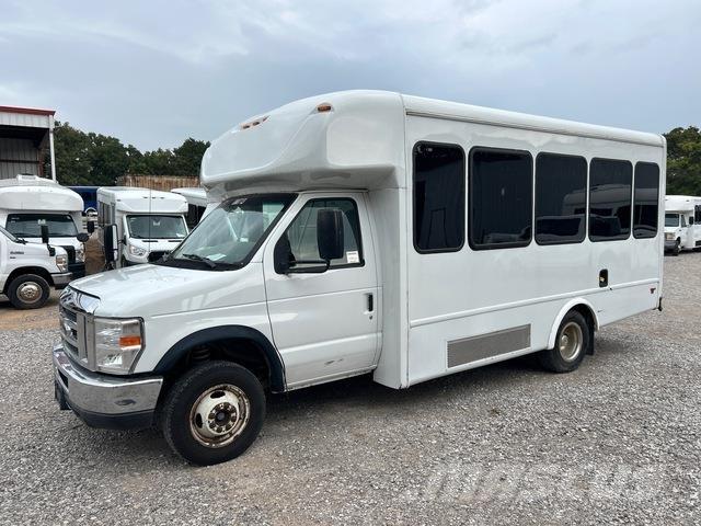 Ford E-350 迷你巴士
