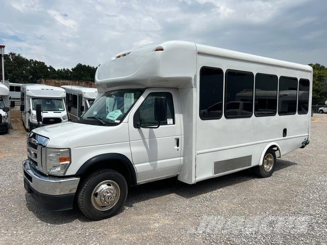 Ford E-350 迷你巴士