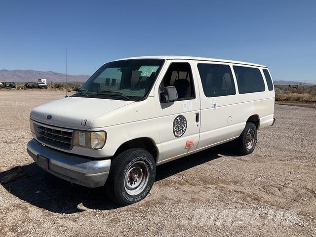Ford E-350 汽車
