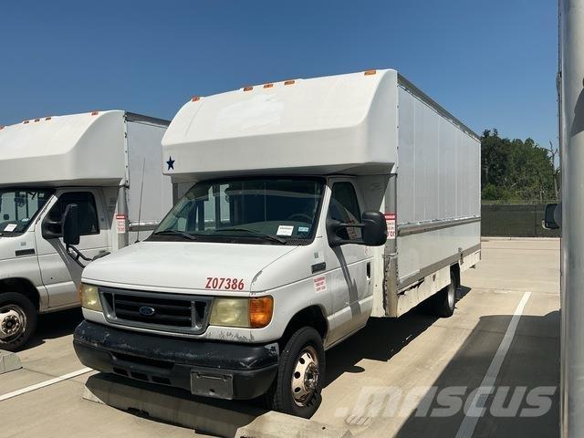 Ford E-350 車廂