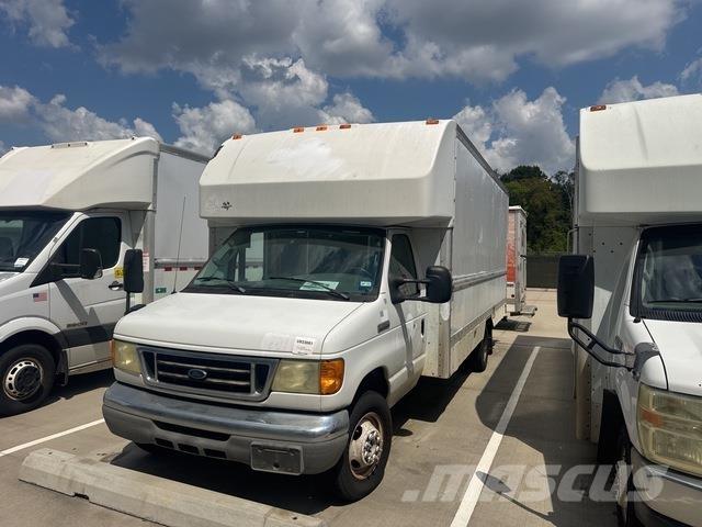 Ford E-350 車廂