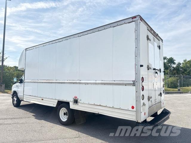Ford E-350 車廂