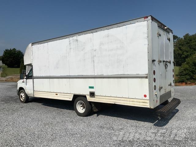 Ford E-350 貨箱式卡車