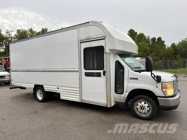 Ford E-350 廂式貨物運輸車