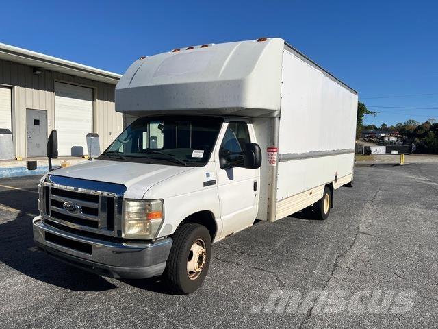 Ford E-350 貨箱式卡車