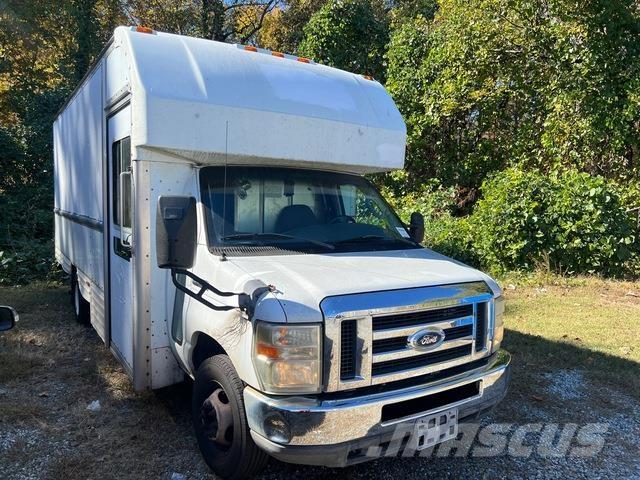 Ford E-350 貨箱式卡車