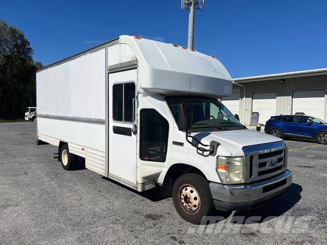 Ford E-350 貨箱式卡車