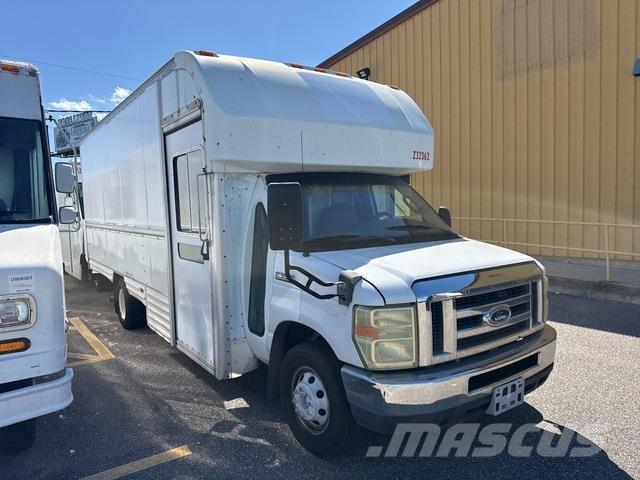Ford E-350 廂式貨物運輸車