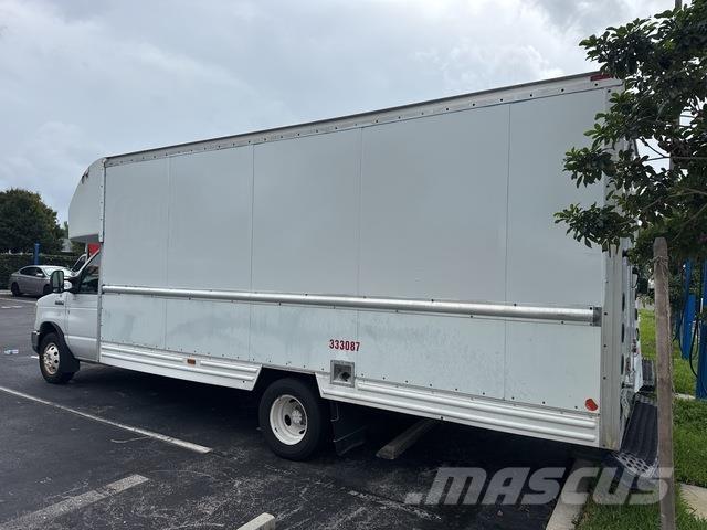 Ford E-350 貨箱式卡車