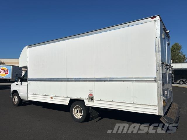 Ford E-350 廂式貨物運輸車