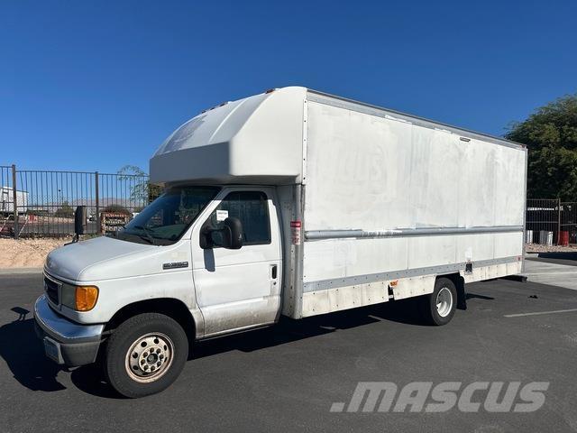 Ford E-350 廂式貨物運輸車