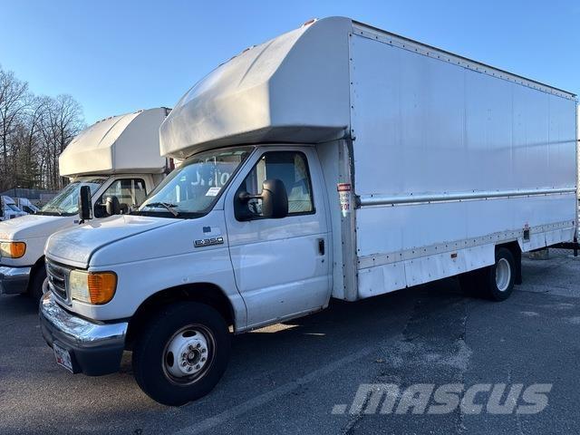 Ford E-350 貨箱式卡車