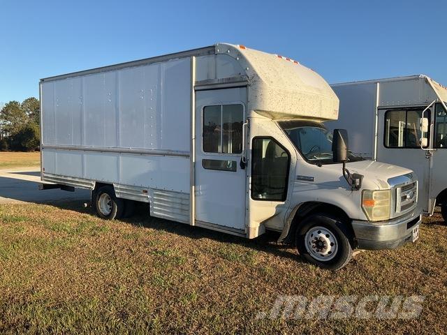 Ford E-350 貨箱式卡車