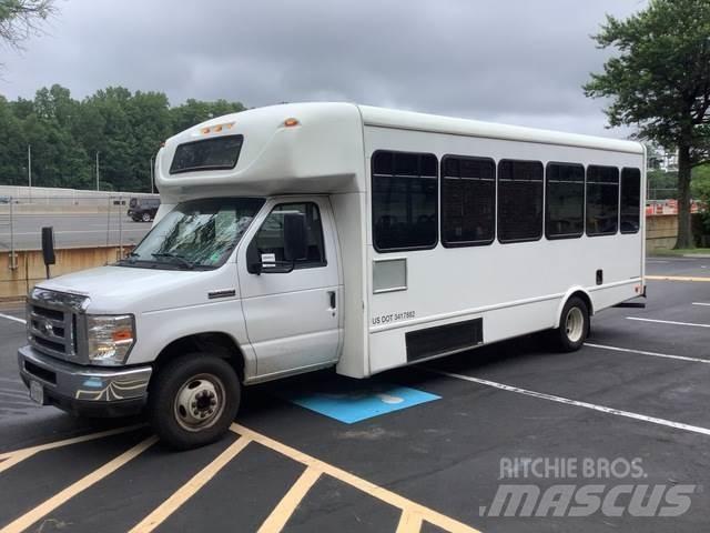 Ford E-450 迷你巴士
