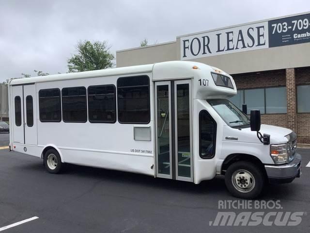 Ford E-450 迷你巴士