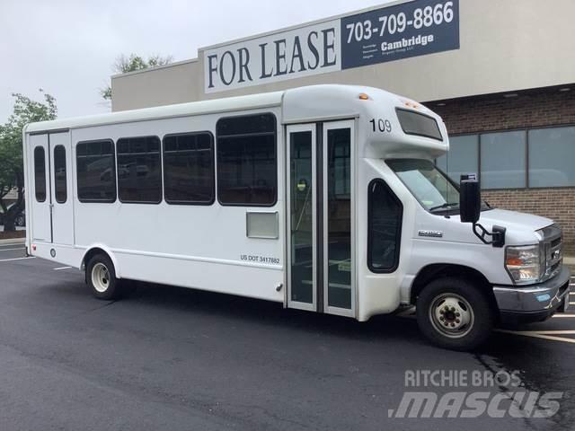 Ford E-450 迷你巴士
