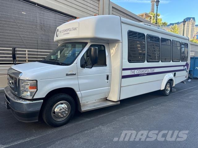 Ford E-450 迷你巴士