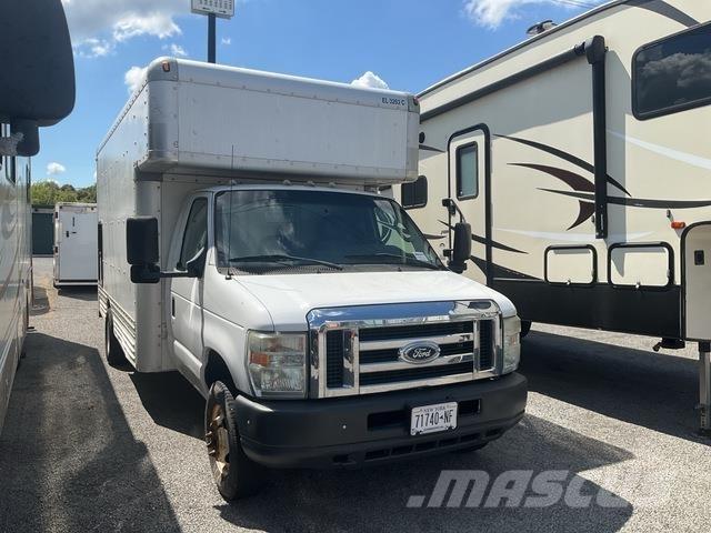Ford E-450 貨箱式卡車