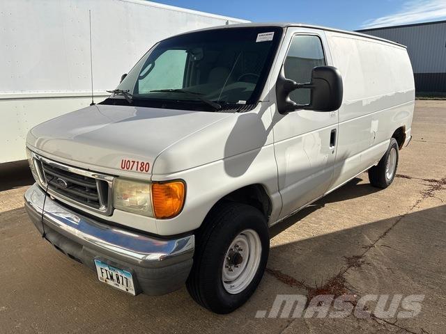 Ford E150 廂式貨物運輸車