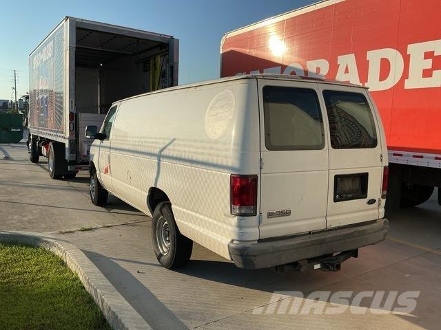 Ford E350 貨箱式卡車