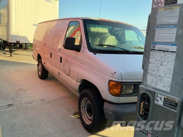 Ford E350 貨箱式卡車