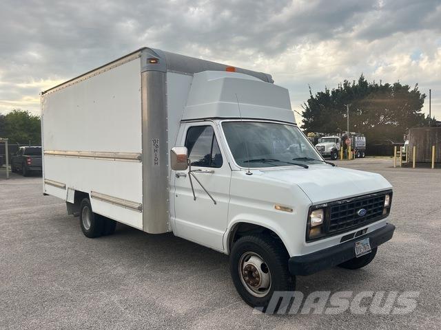 Ford E350 貨箱式卡車