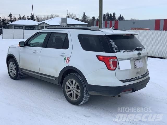 Ford Explorer 汽車