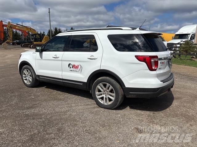 Ford Explorer 汽車