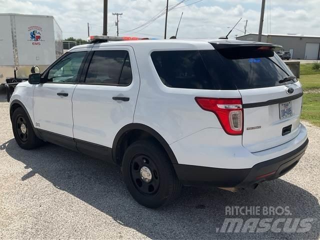 Ford Explorer 汽車