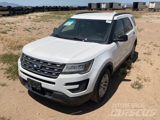Ford Explorer 汽車