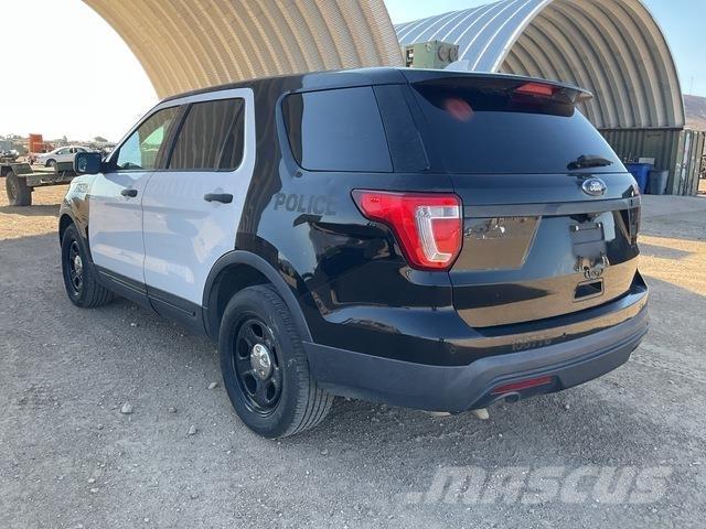 Ford Explorer 汽車