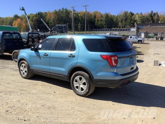 Ford Explorer 汽車