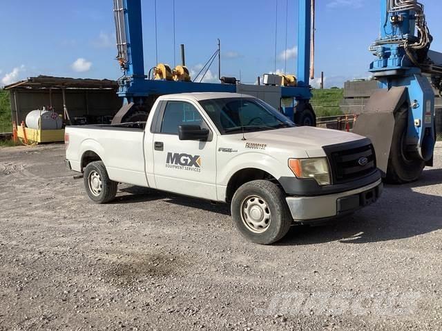Ford F-150 皮卡.傳統半斗卡車/側卸板