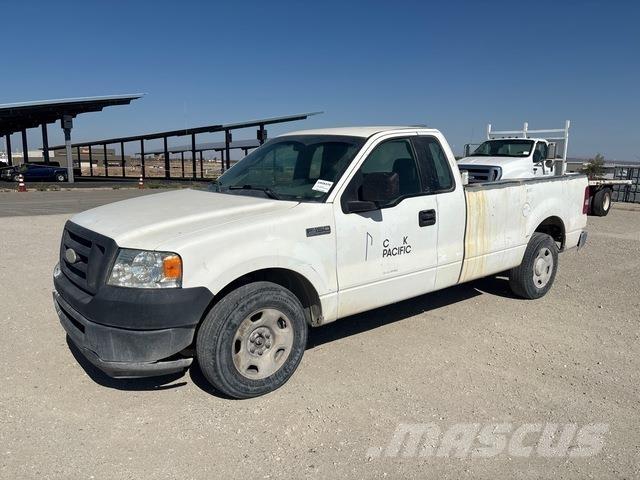 Ford F-150 皮卡.傳統半斗卡車/側卸板