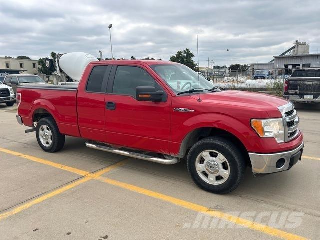 Ford F-150 皮卡.傳統半斗卡車/側卸板